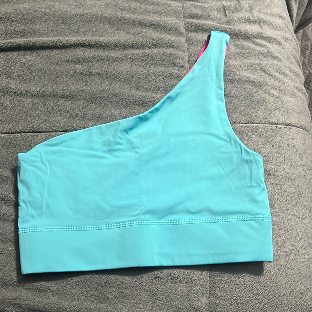 Reversible 1 strap Fabletics sports bra